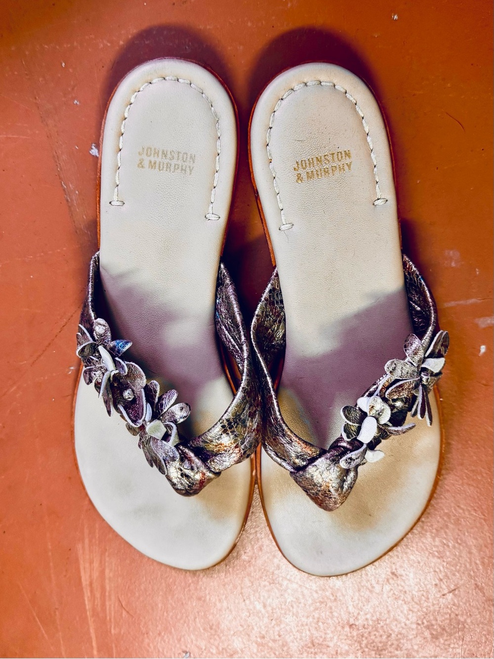 Johnston & Murphy Women's Metallic Floral Thong Sandals - Bronze
